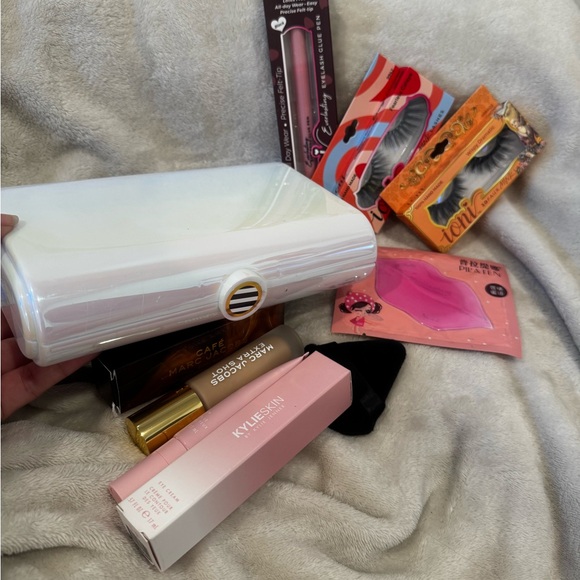 NEW Makeup Luxury Bundle Marc Jacobs Kylie - Picture 2 of 7